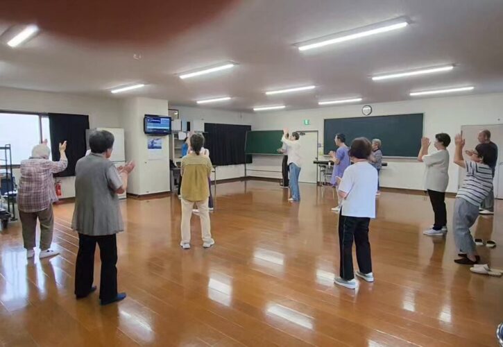 葛西住宅ふれあいサロンのイキイキ体操教室（画像1）